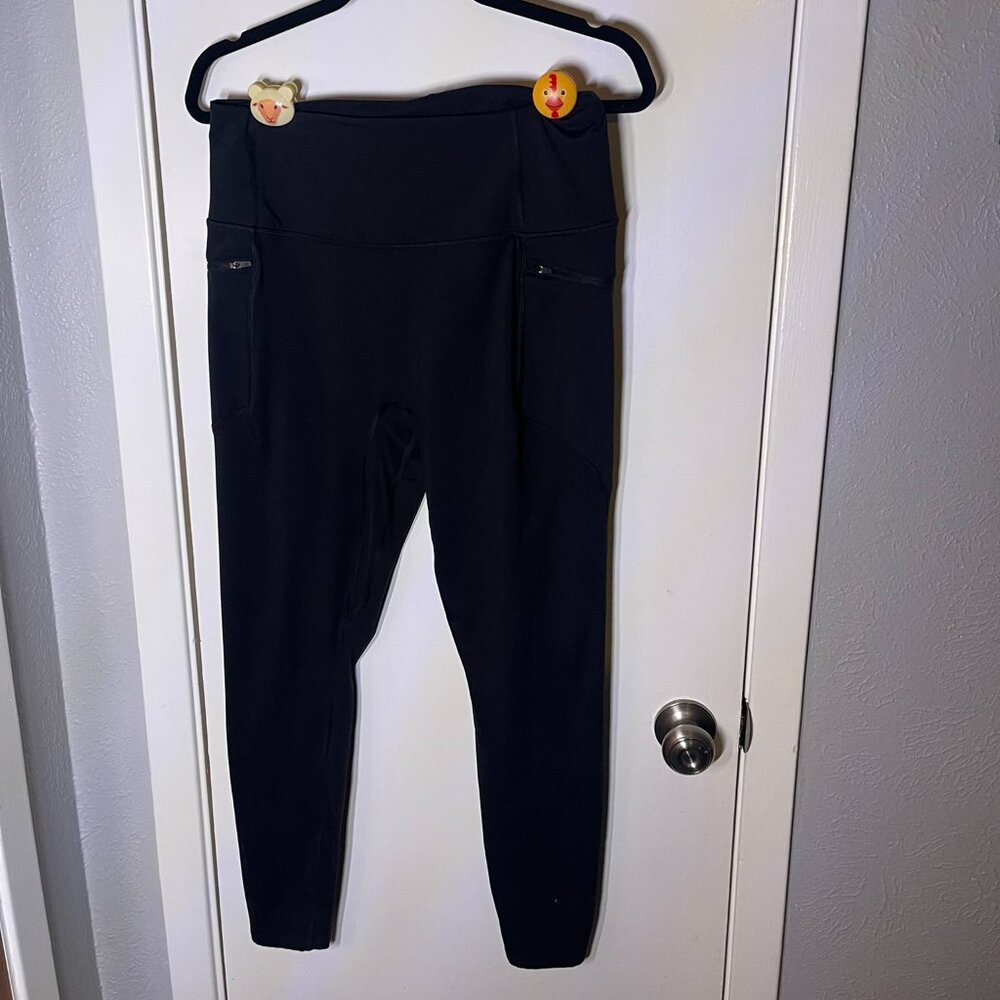 ALL IN MOTION Size XL Black Workout Leggings with Zippered Pockets
